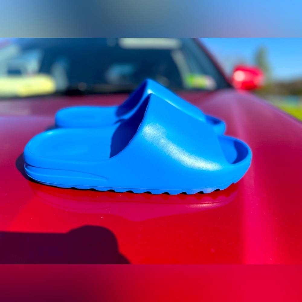 Blue EVA Algae Foam Slide Yeezy Type HI Res Blue size 12 Mens
